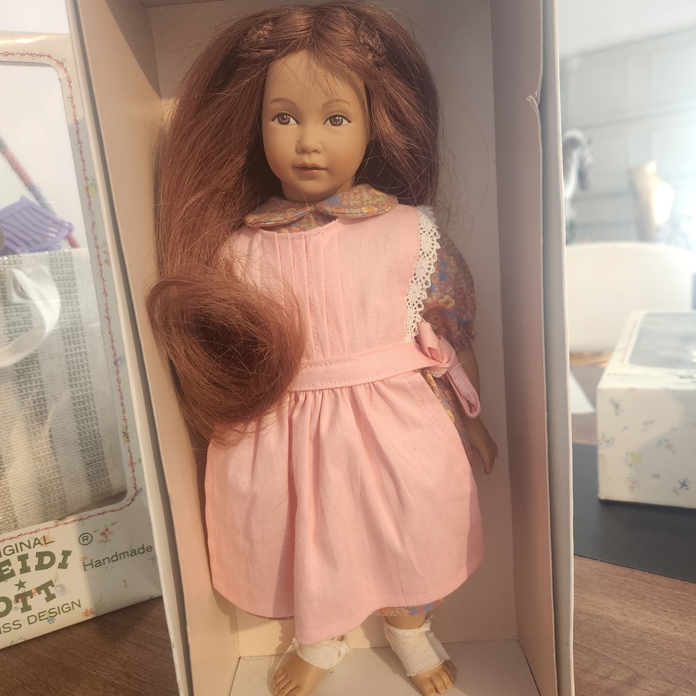 NEW. ORIGINAL HEIDI OTT Pink Dress Doll with Brown Hair